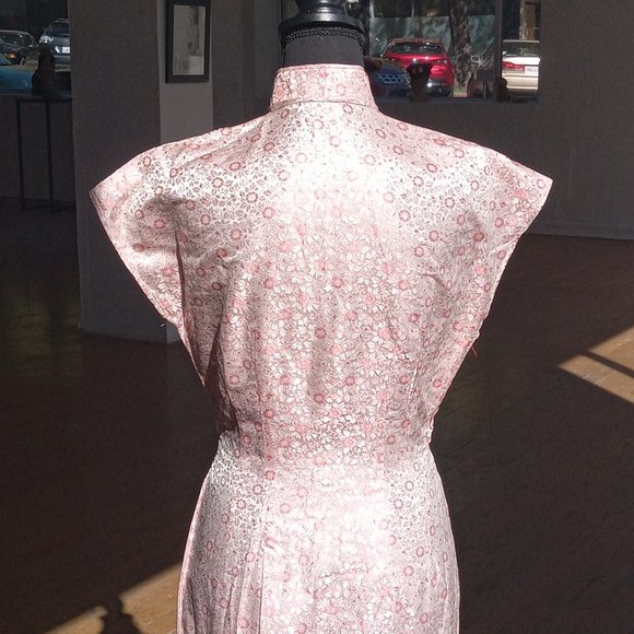 Handcrafted two-tone pink floral satin Sheen dress - Picture 11 of 13